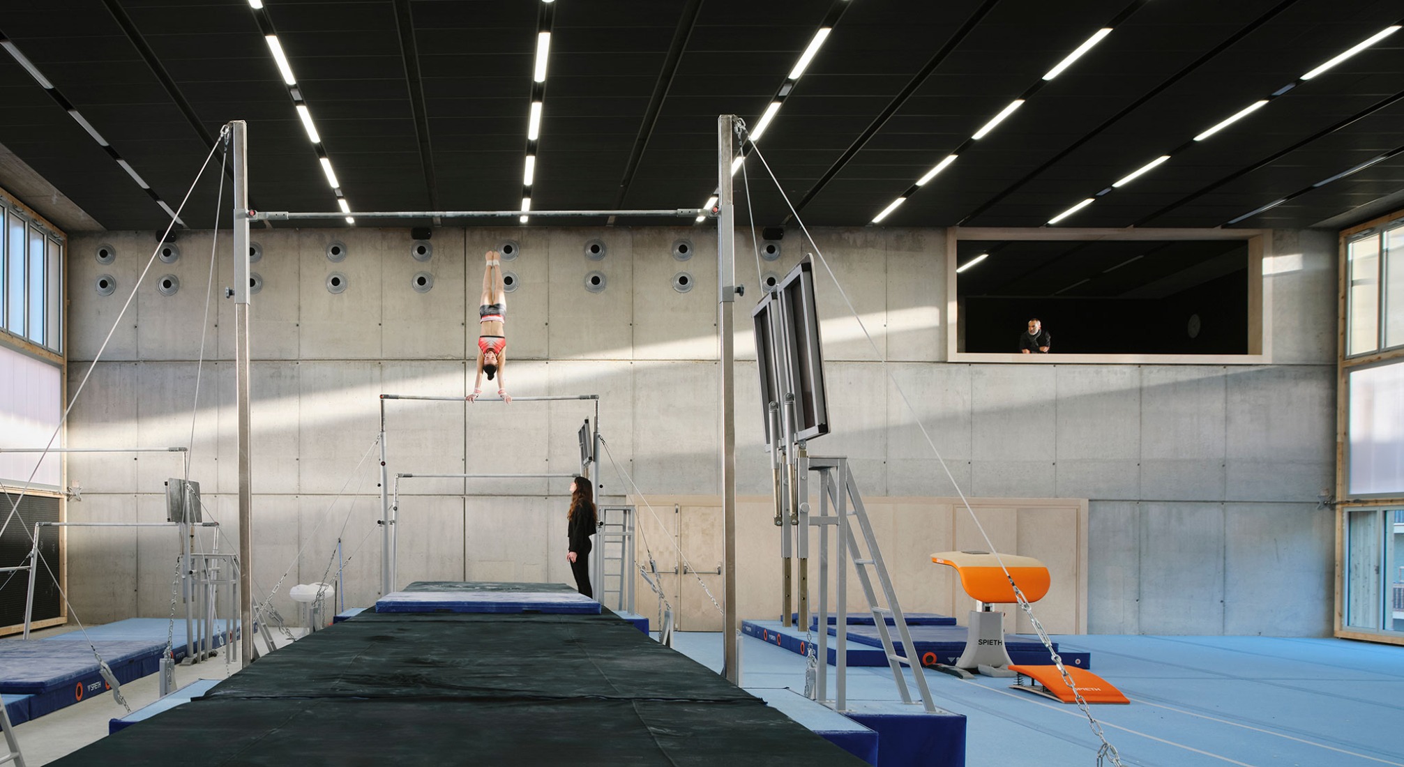 CEM Espronceda by BB Arquitectes + conxita balcells. Photograph by José Hevia.