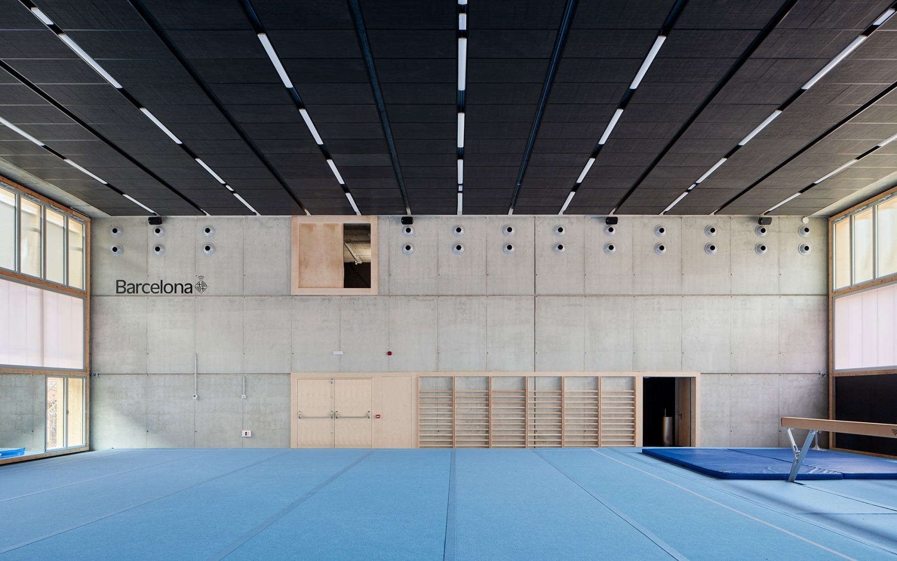 CEM Espronceda by BB Arquitectes + conxita balcells. Photograph by José Hevia.