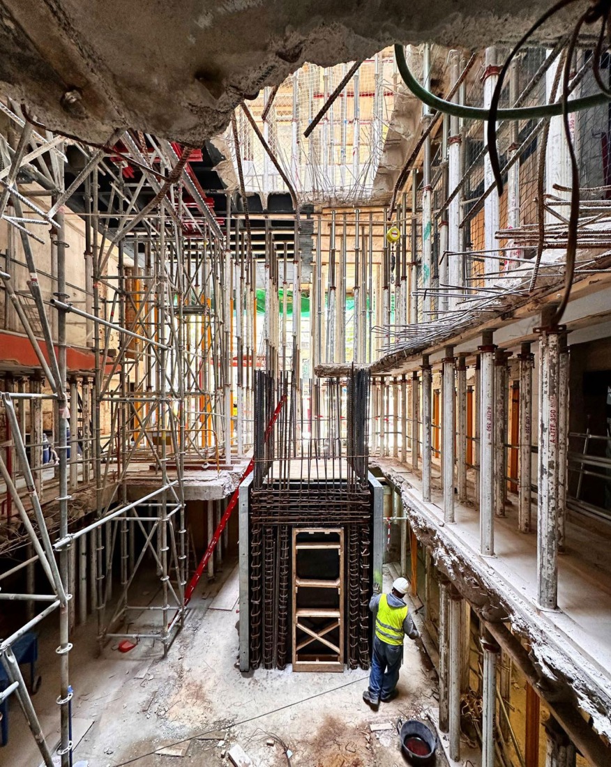 Construction. "Recirculating the Eixample" by Addenda Architects + Flexo Arquitectura.