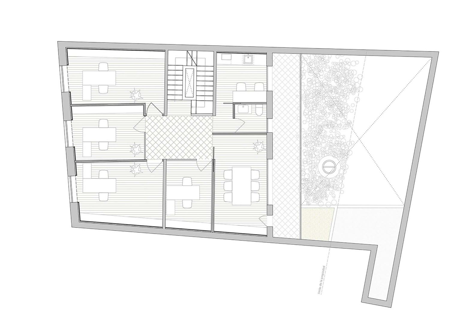 Plano de primera planta. Restauración y reforma interior de un edificio histórico para oficinas por ARN / Arquitectos. 