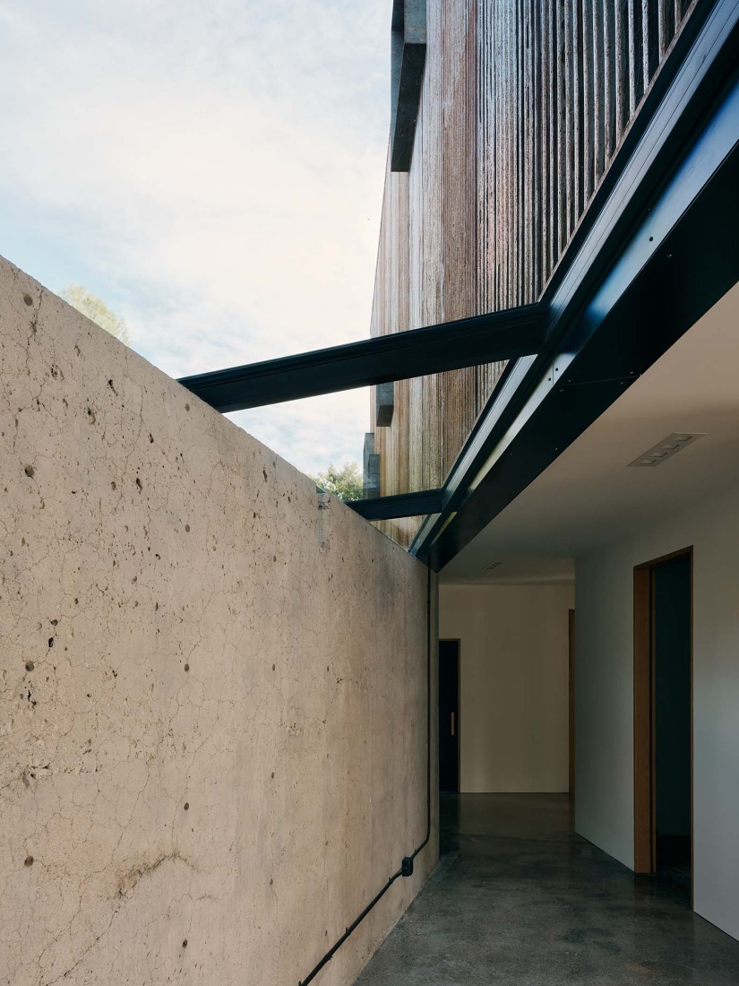 «Pine Flat» por Faulkner Architects. Fotografía por Joe Fletcher. 