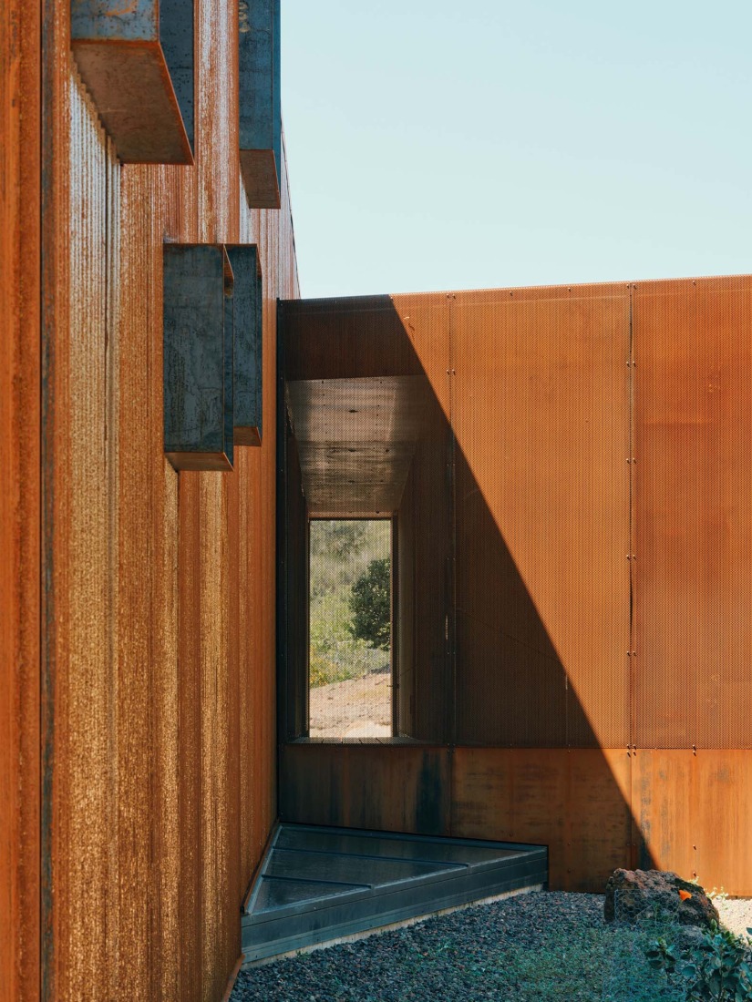 «Pine Flat» por Faulkner Architects. Fotografía por Joe Fletcher. 