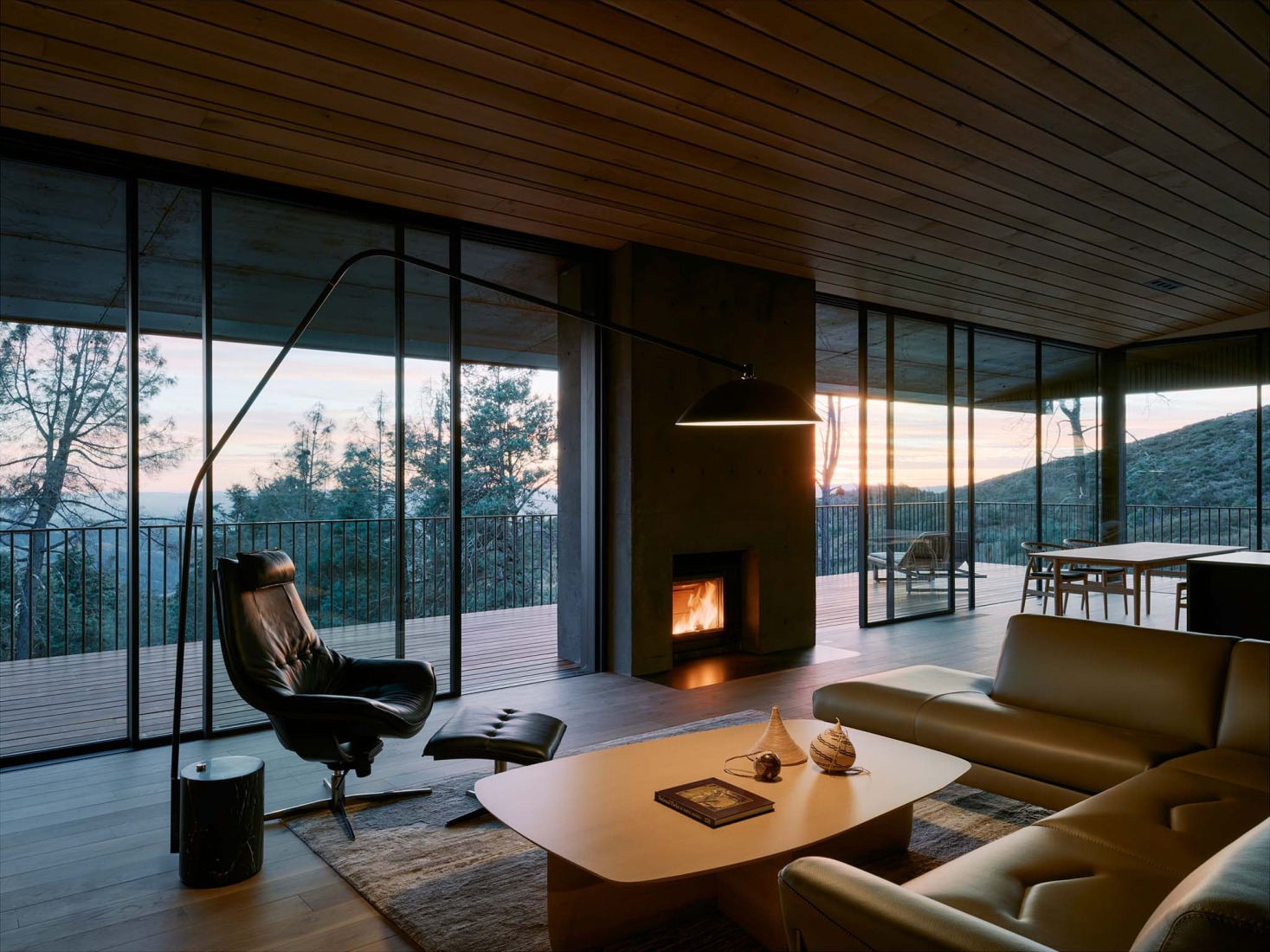 «Pine Flat» por Faulkner Architects. Fotografía por Joe Fletcher. 