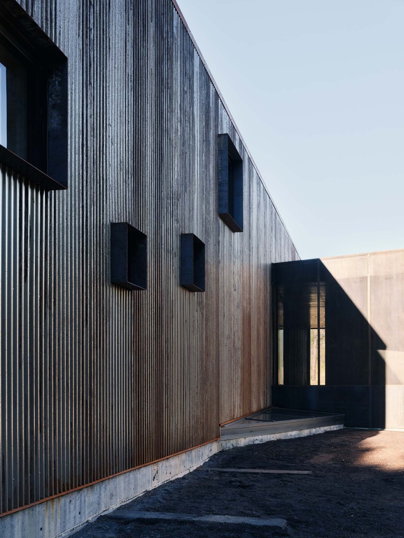 «Pine Flat» por Faulkner Architects. Fotografía por Joe Fletcher. 