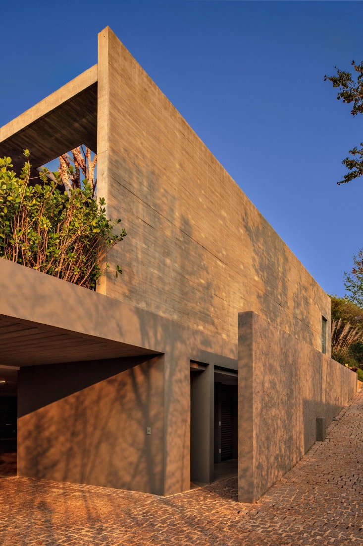 Casa Baroneza por Sabella Arquitetura. Fotografía por Nelson Kon.