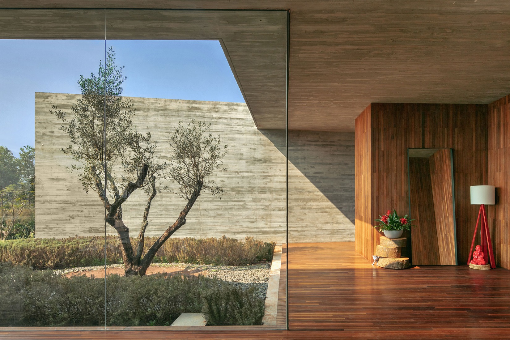 Casa Baroneza por Sabella Arquitetura. Fotografía por Nelson Kon.