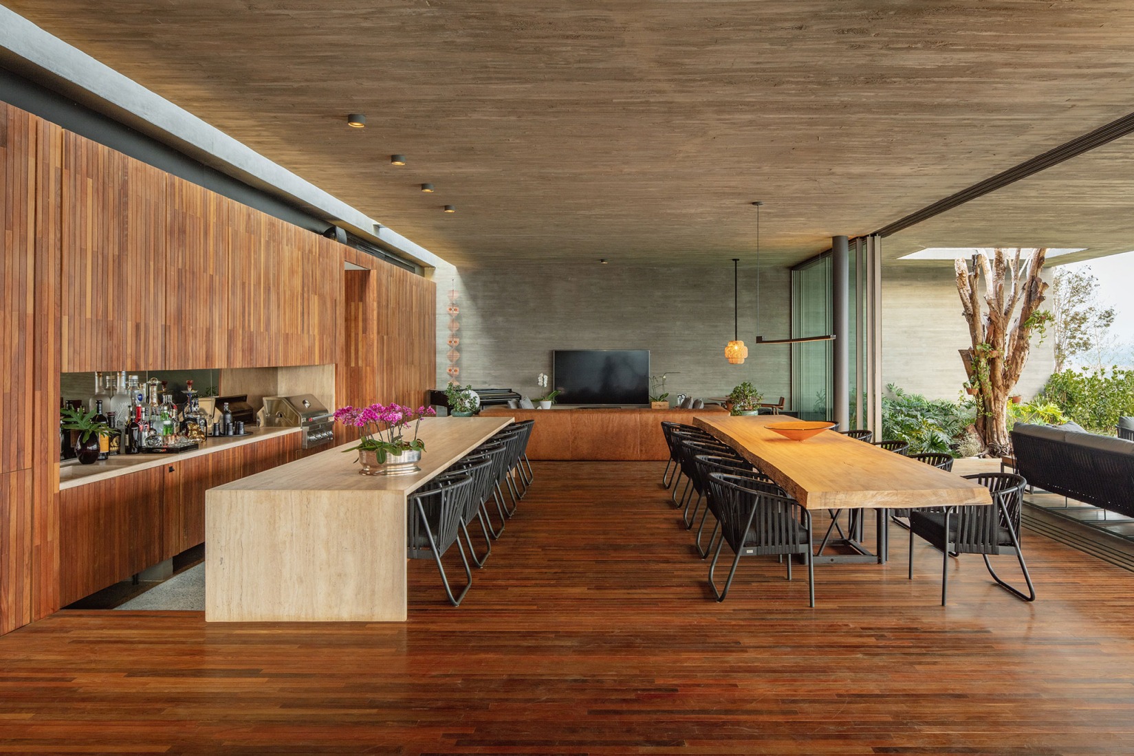 Casa Baroneza por Sabella Arquitetura. Fotografía por Nelson Kon.