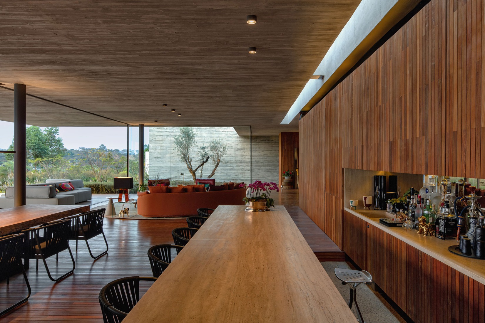 Casa Baroneza por Sabella Arquitetura. Fotografía por Nelson Kon.