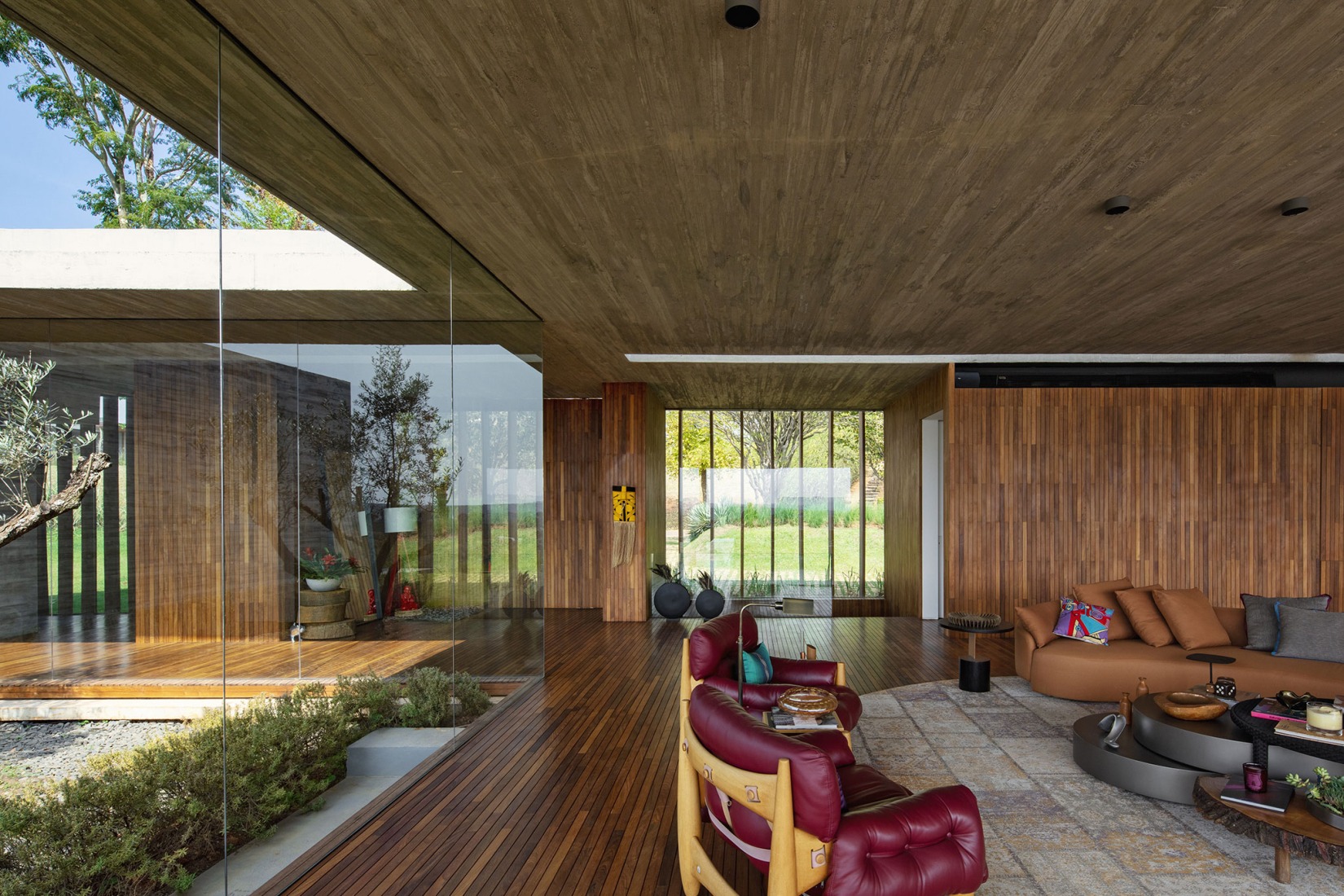 Casa Baroneza por Sabella Arquitetura. Fotografía por Nelson Kon.