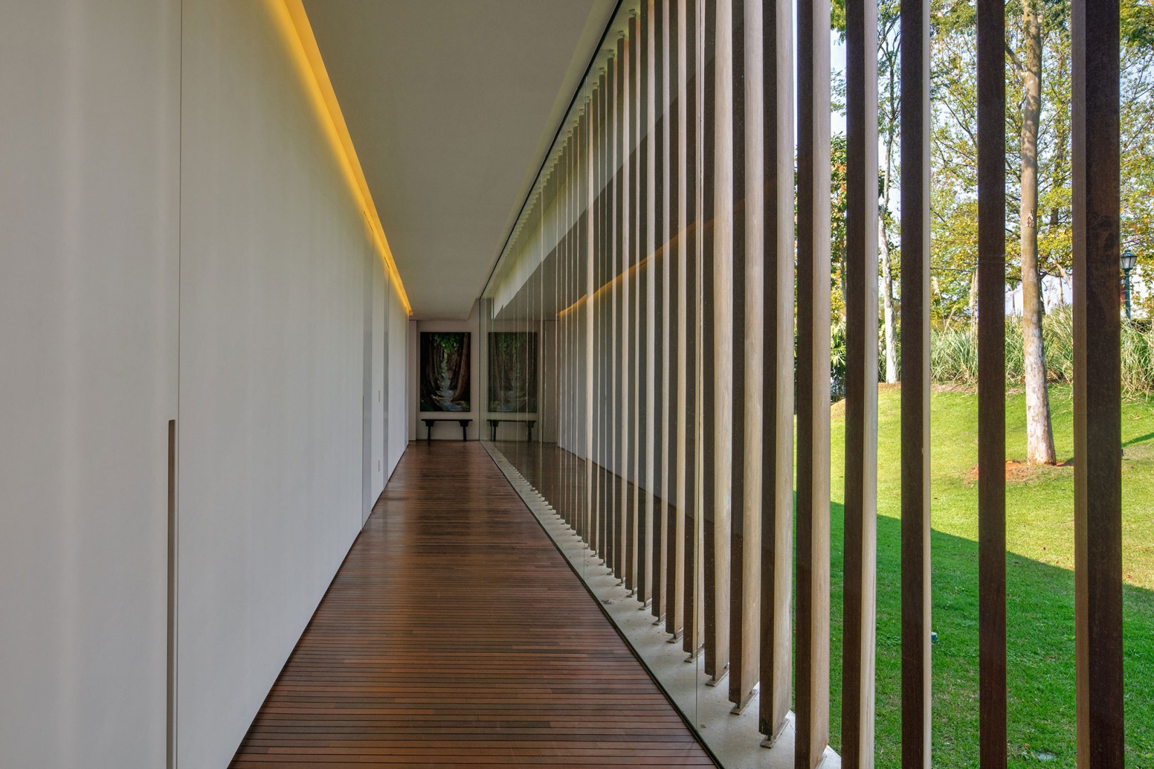 Casa Baroneza por Sabella Arquitetura. Fotografía por Nelson Kon.