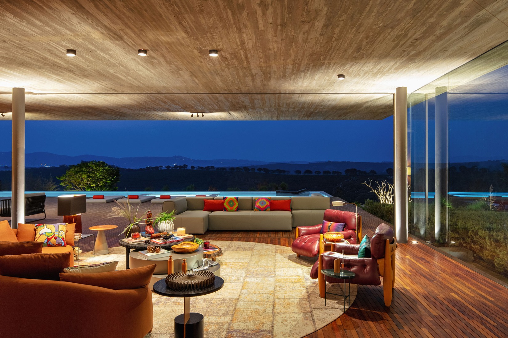 Casa Baroneza por Sabella Arquitetura. Fotografía por Nelson Kon.