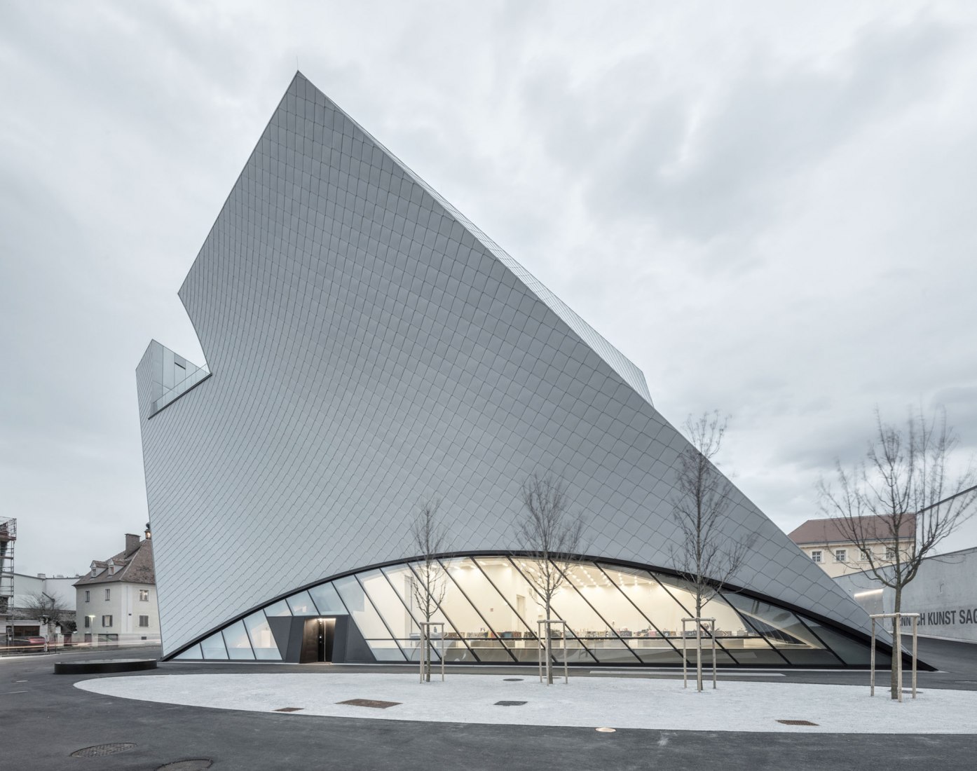 Galería Estatal de la Baja Austria por Marte.Marte Architekten. Fotografía de Roland Horn Lower Austria by Marte.Marte Architekten. Photograph by Roland Horn
