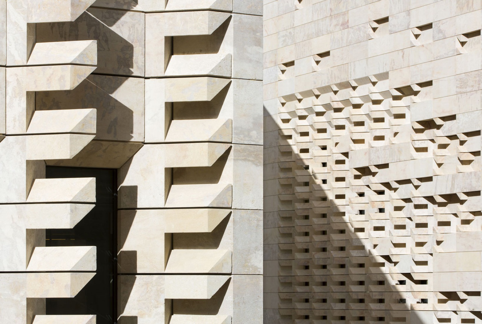 Facade detail. New Parlament of Malta by Renzo Piano Building Workshop (2009-2015). Photography © Michel Denancé.