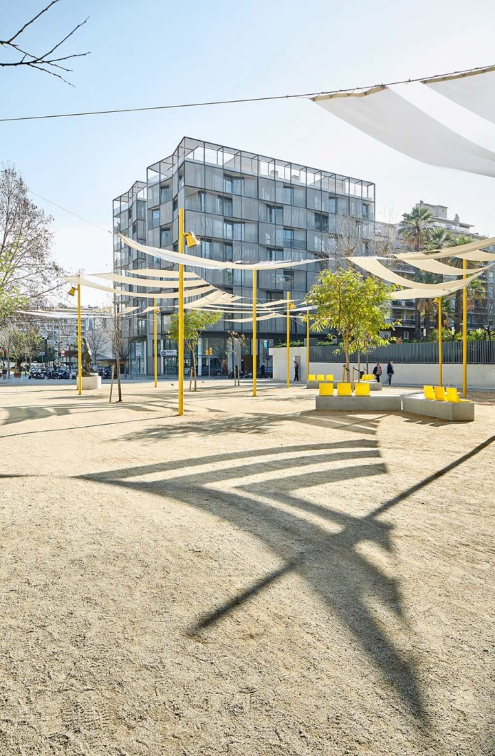 Micro-Urban Space in Lesseps-Barcelona by MAIO. Photography © José Hevia. Imagen cortesía de Harvard Graduate School of Design.