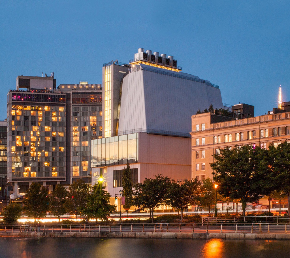 Outside view from the Hudson River at dusk. Whitney Museum by Renzo Piano. Photograph © Karin Jobst.