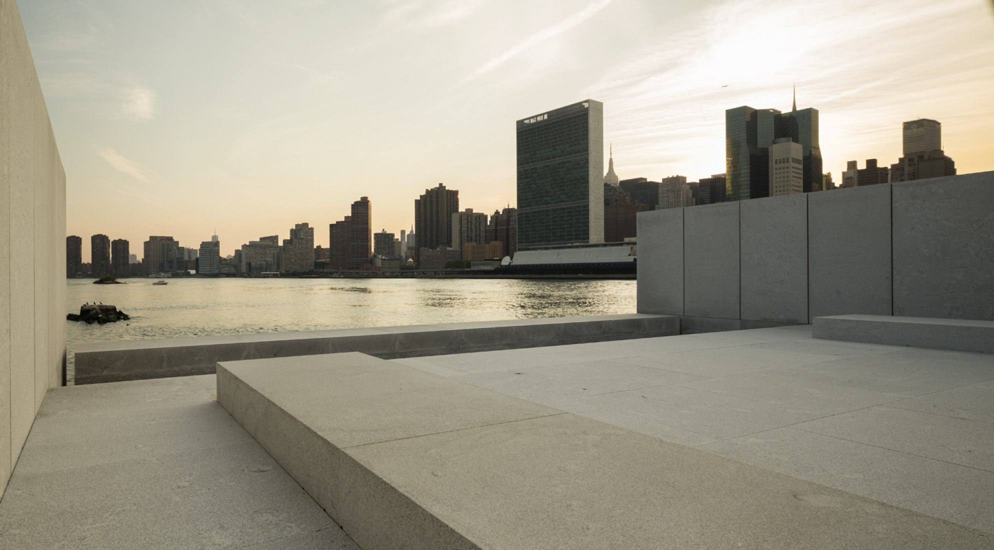 Franklin D. Roosevelt Four Freedoms Park por Louis Kahn. Fotografía por Paul Warchol