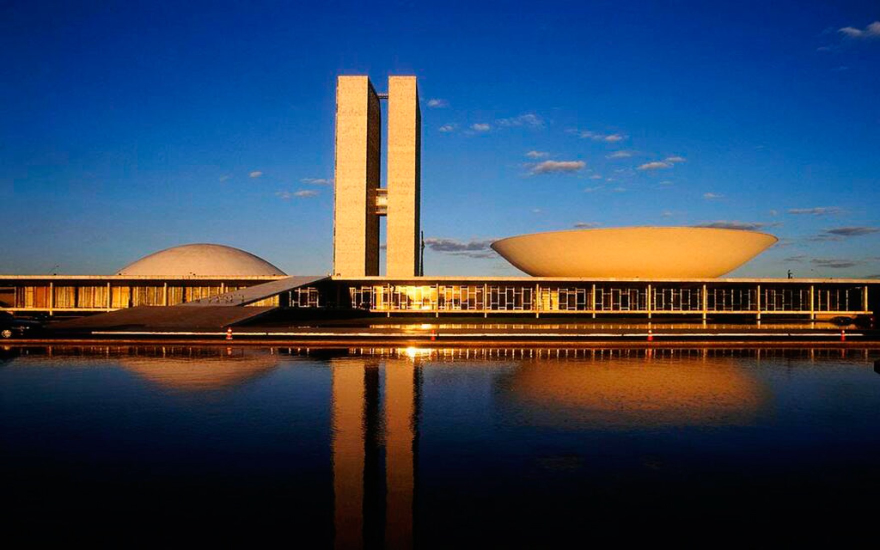Raffle winner. Óscar Niemeyer, National Congress of Brasilia, 1958. Proposal #15, Alejandro Carrasco H. 