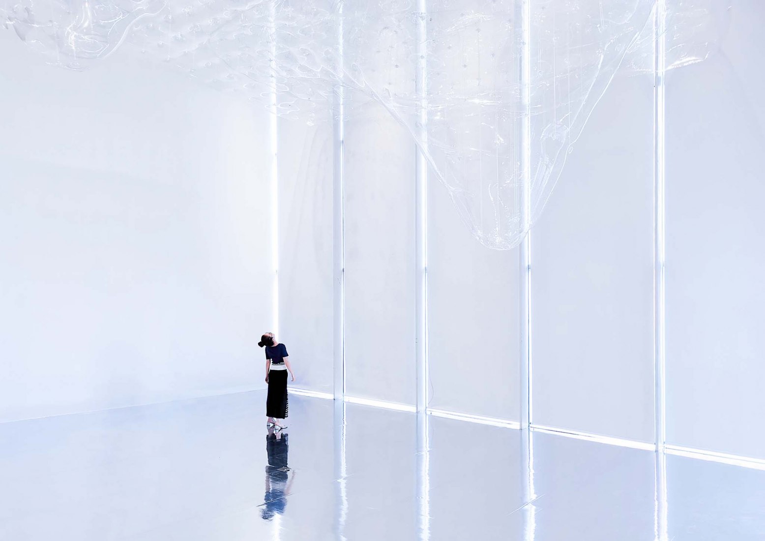 The Floor - Instalación para la exposición de “Vibrating Clouds” por Aether Architects. Fotografía cortesía de Aether Architects.