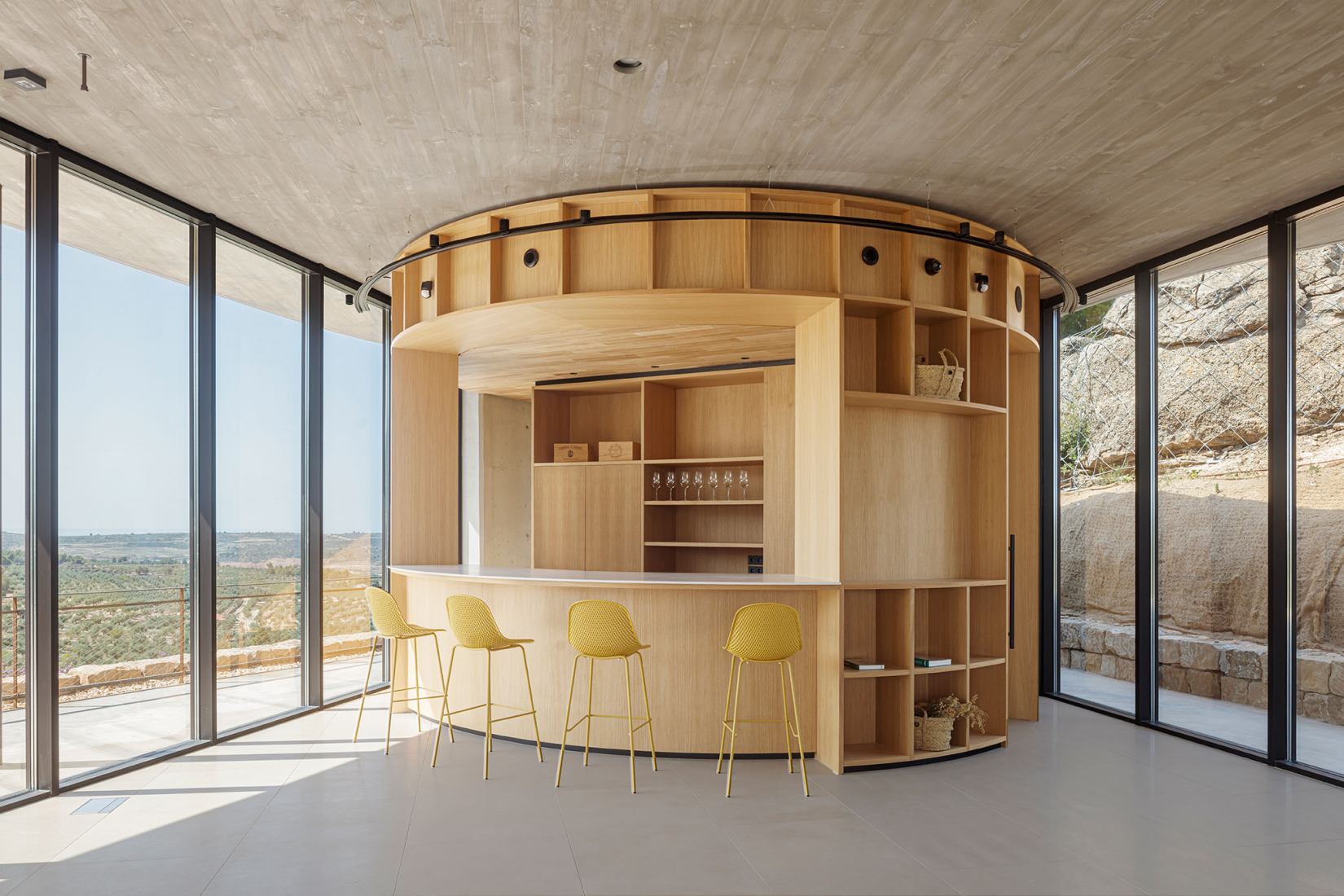 El Trull CV_ Una almazara entre olivos por Alventosa Morell Arquitectes. Fotografía por Adrià Goula.