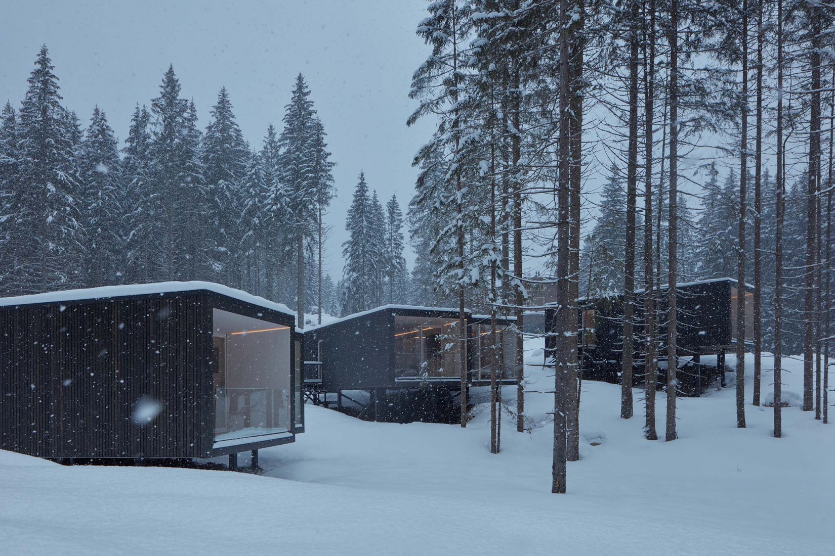 Refugios para el Hotel Bjornson por Ark-shelter. Fotografía por BoysPlayNice