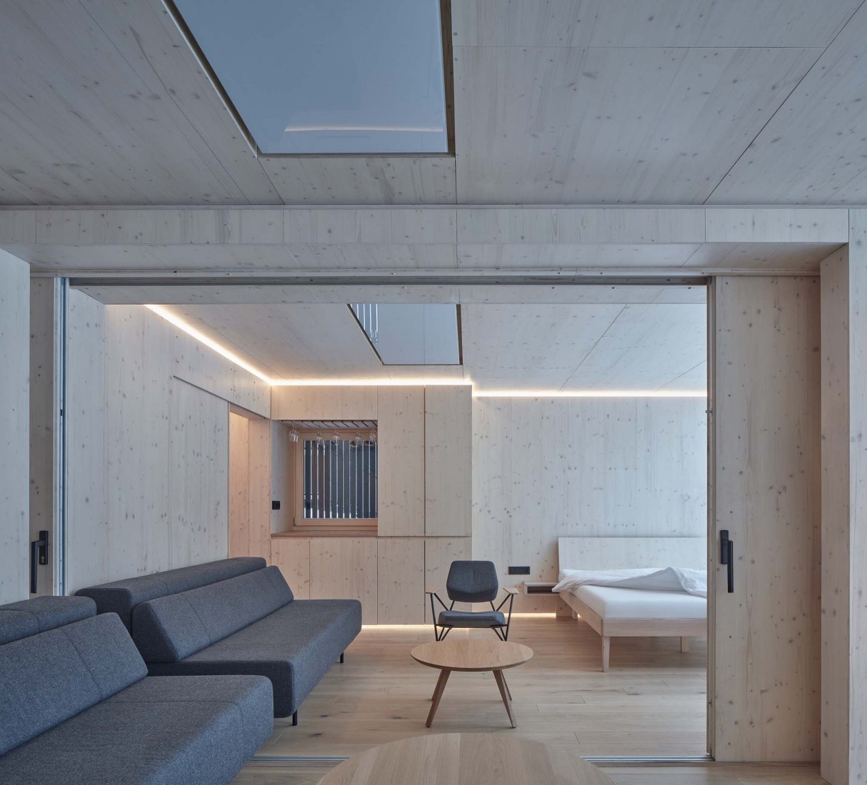 Refugios para el Hotel Bjornson por Ark-shelter. Fotografía por BoysPlayNice