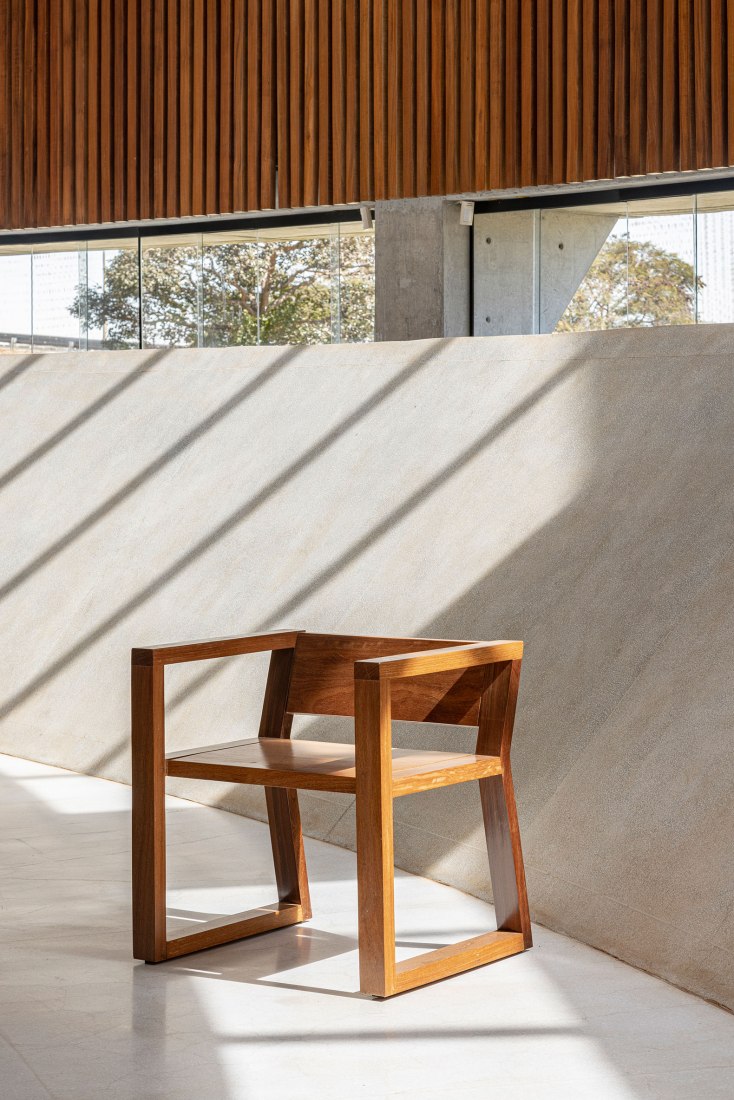 Iglesia de la Sagrada Familia por ARQBR Arquitetura e Urbanismo. Fotografía por Joana França.