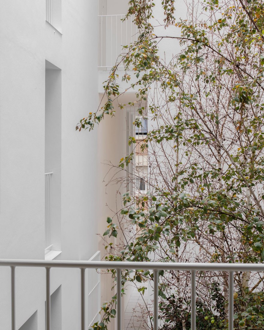 Praga Residential Building by Arquitectura-G. Photography by Mikael Olsson.