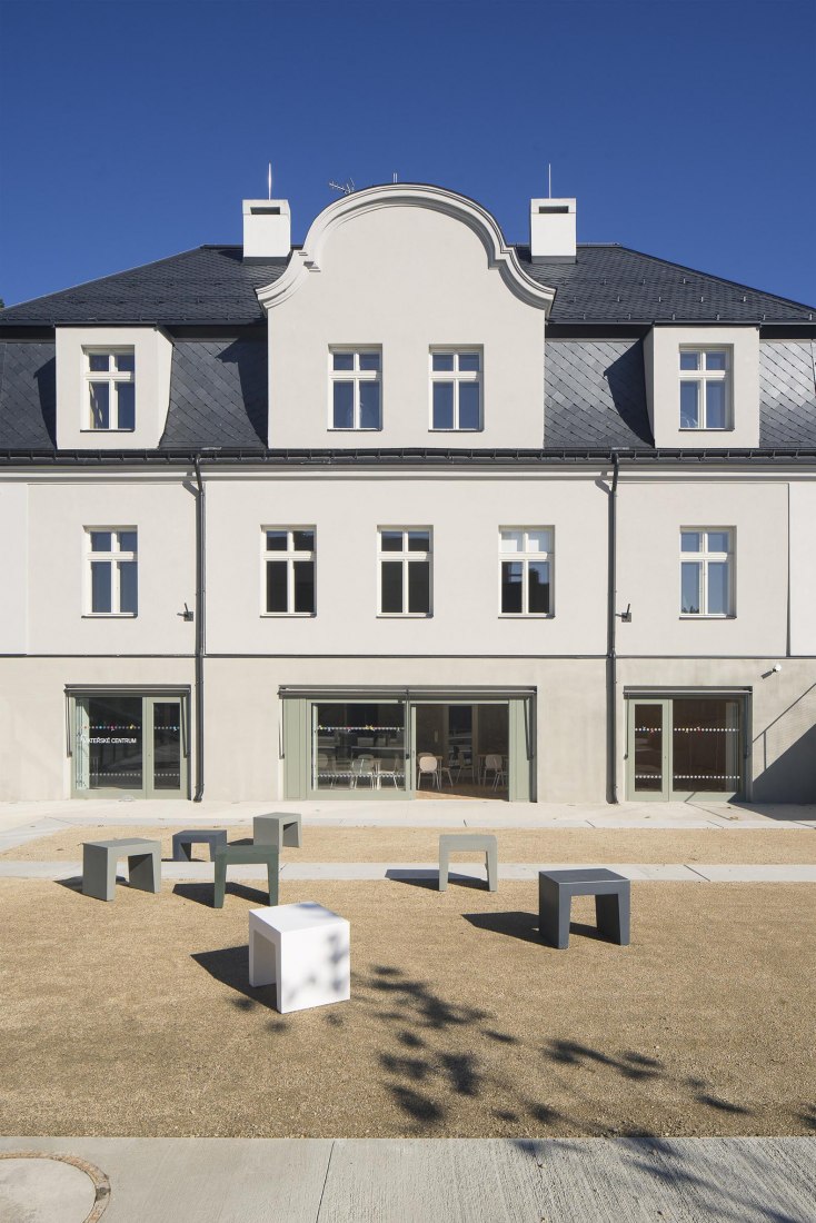 IGI Library by atakarchitekti. Photograph by Tomáš Souček