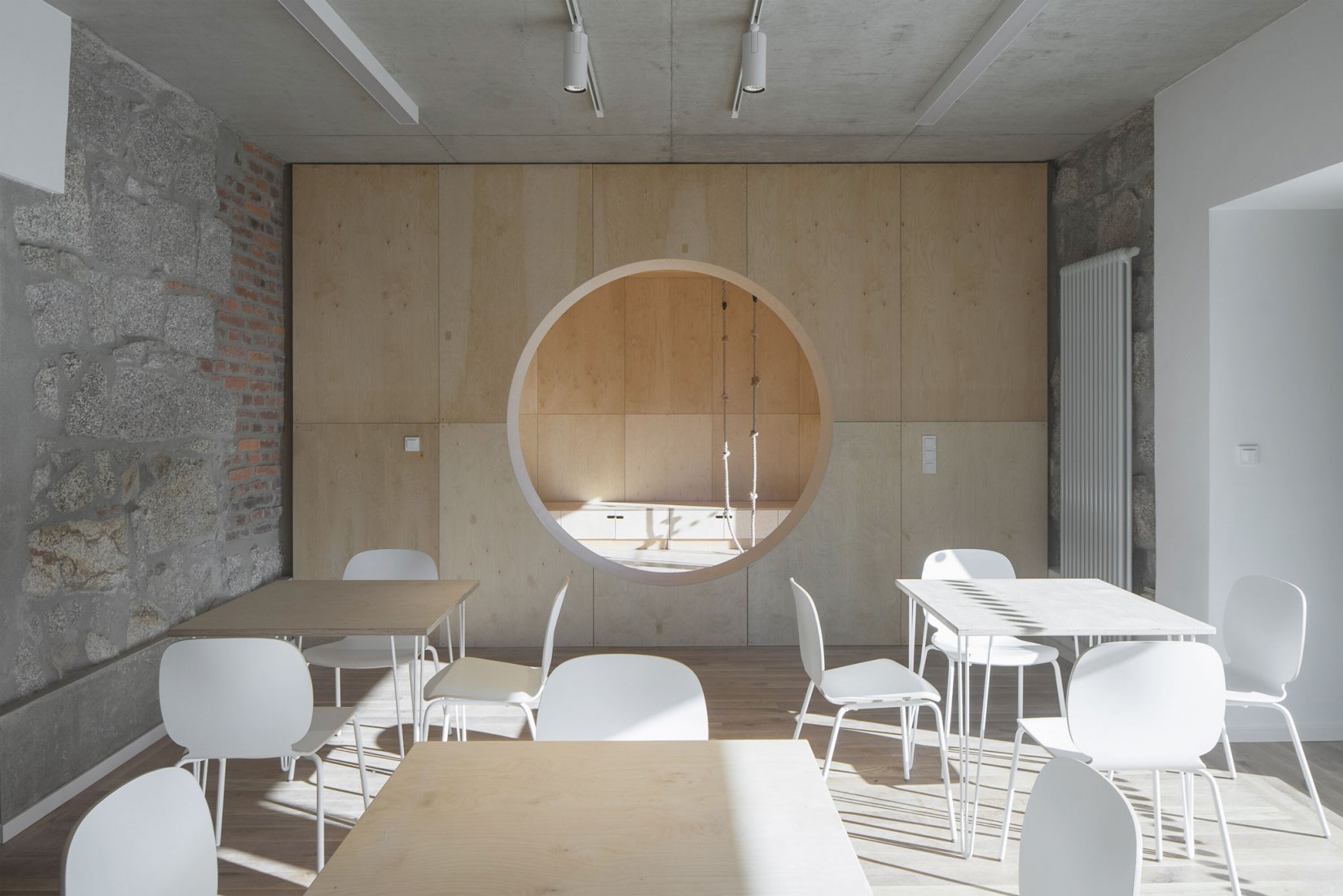 IGI Library by atakarchitekti. Photograph by Tomáš Souček