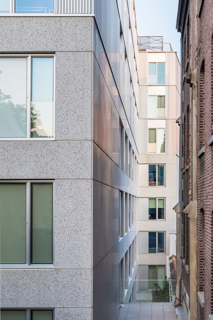 Denfert por AZC Architectes. Fotografía por Sergio Grazia.