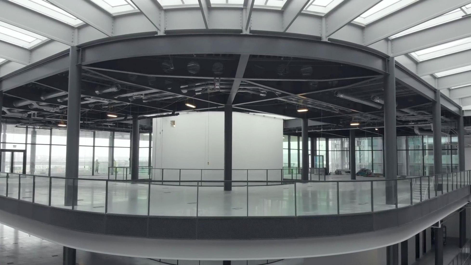 Cardiff Central Square - BBC Wales por Foster and Partners. Corte de vídeo de ISG
