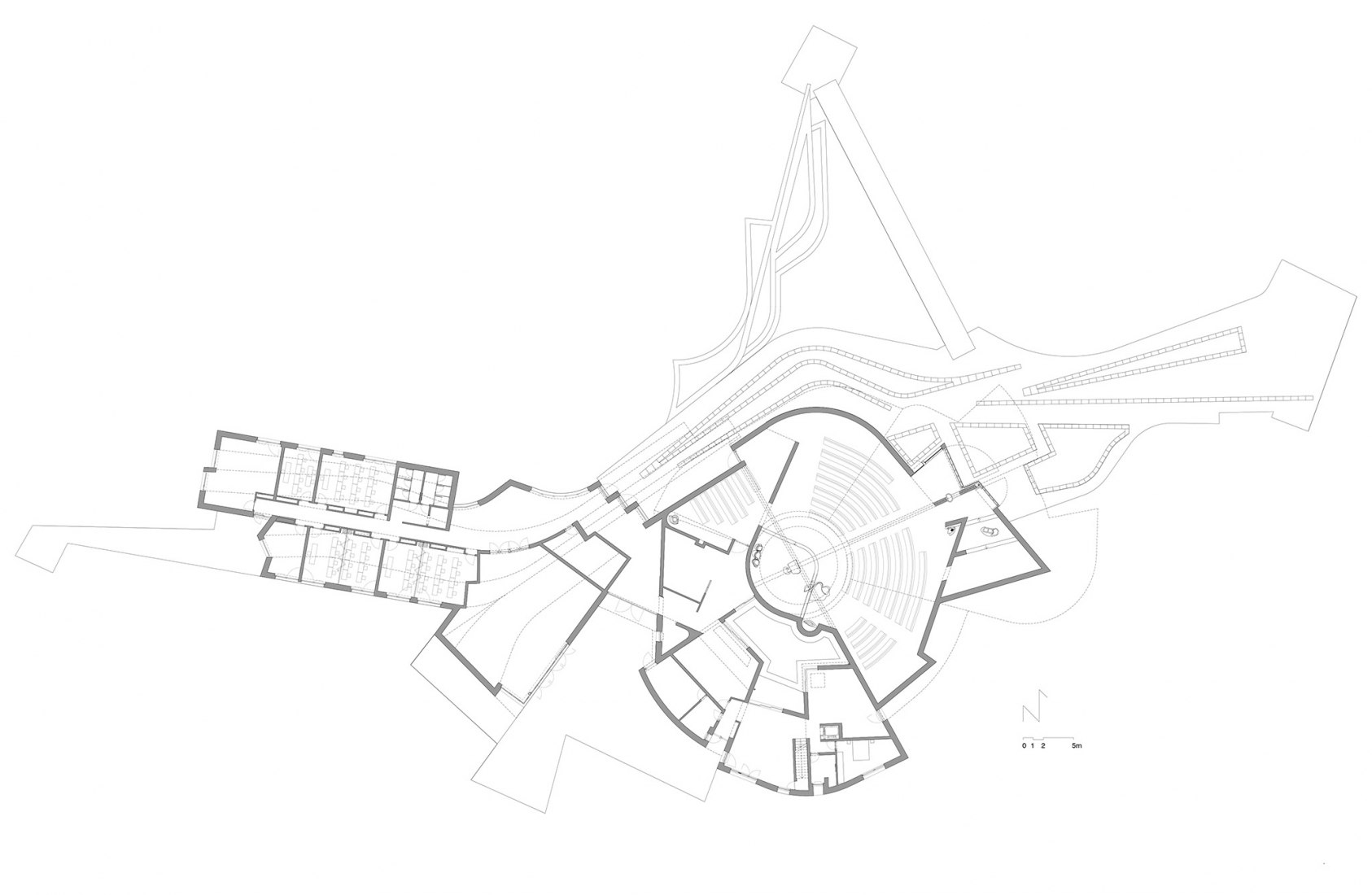 Plano de planta tramada. Iglesia y el complejo parroquial de "San Giacomo Apostolo" por Benedetta Tagliabue - EMBT.