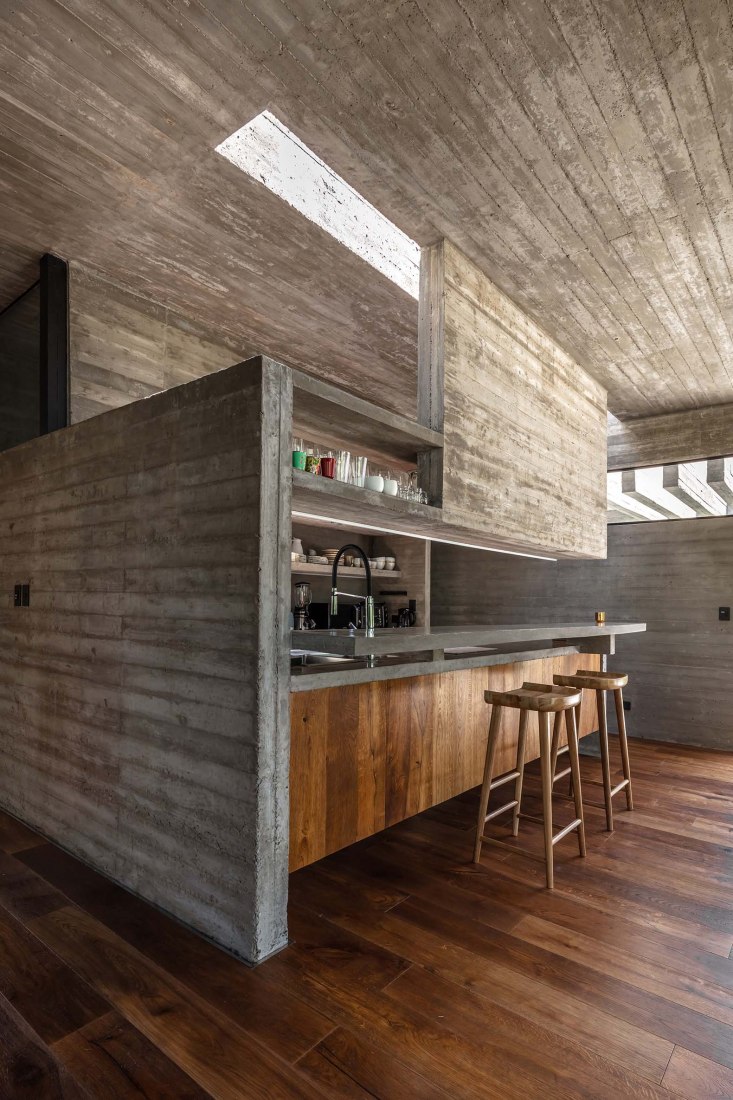 Pilará House by Besonías Almeida architects. Photograph by Federico Kulekdjian