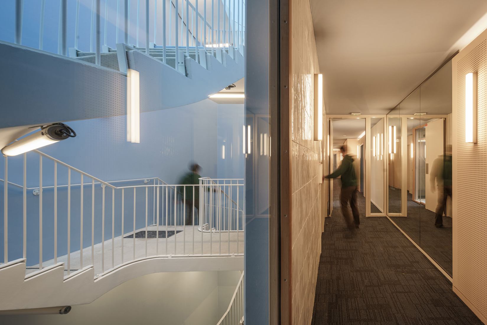 Una villa de deportistas para una ciudad de éxito por Brenac & Gonzalez & Associés. Fotografía por Stefan Tuchila.