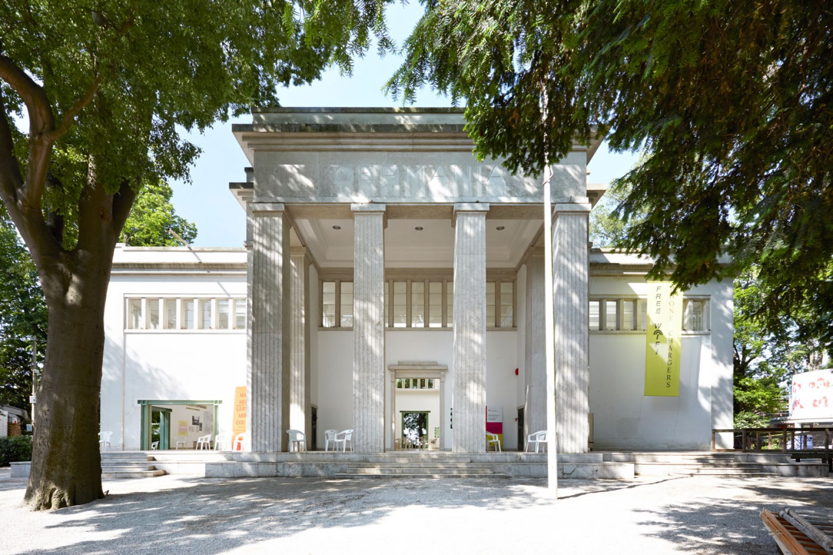 Making Heimat. Germany, Arrival Country. German Pavilion, 15th International Architecture Exhibition - La Biennale di Venezia 2016. Photography © Kirsten Bucher.