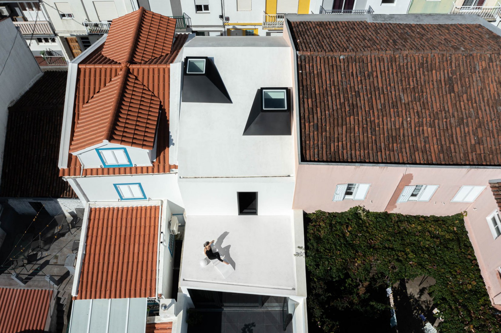 Windmill house by BOX arquitectos. Photograph by Ivo Tavares Studio.