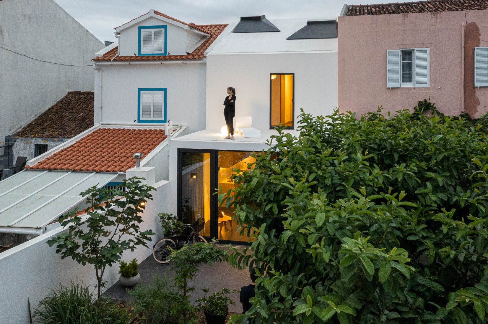 Windmill house by BOX arquitectos. Photograph by Ivo Tavares Studio.