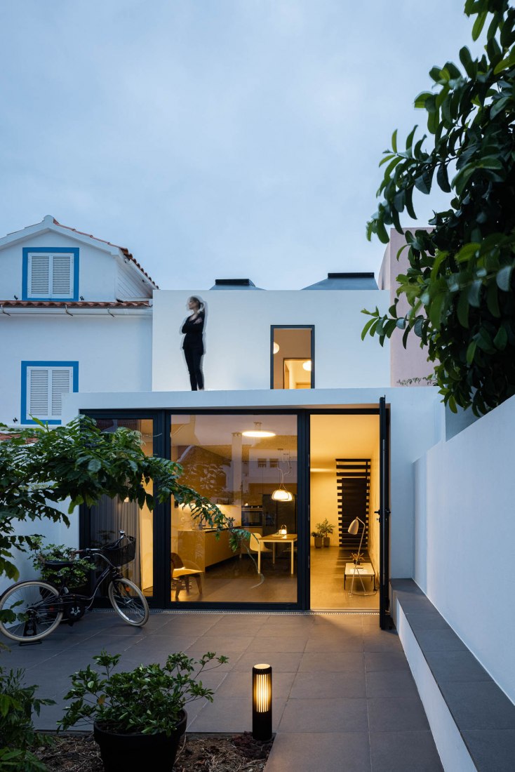 Windmill house by BOX arquitectos. Photograph by Ivo Tavares Studio.