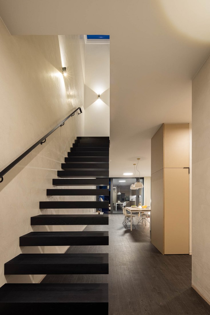 Windmill house by BOX arquitectos. Photograph by Ivo Tavares Studio.