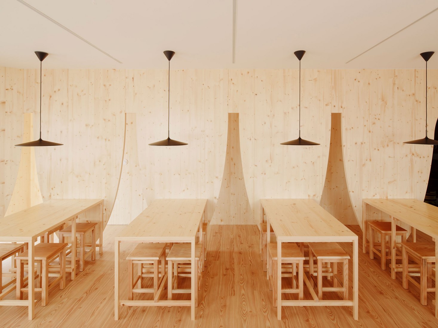 Tarouca Gastro Bar por Bruno Dias Arquitectura. Fotografía por Hugo Santos Silva.Tarouca Gastro Bar por Bruno Dias Arquitectura. Fotografía por Hugo Santos Silva.