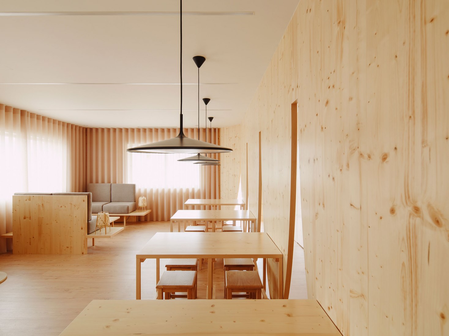 Tarouca Gastro Bar por Bruno Dias Arquitectura. Fotografía por Hugo Santos Silva.
