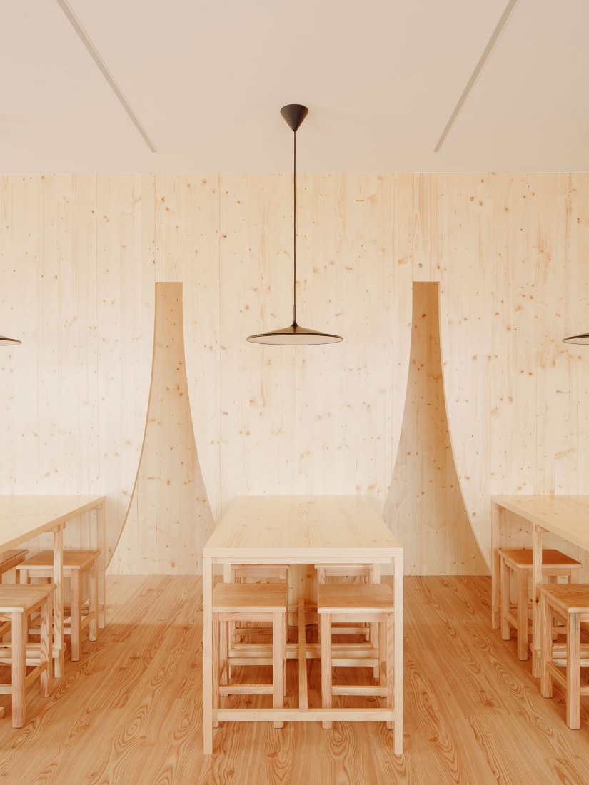 Tarouca Gastro Bar por Bruno Dias Arquitectura. Fotografía por Hugo Santos Silva.
