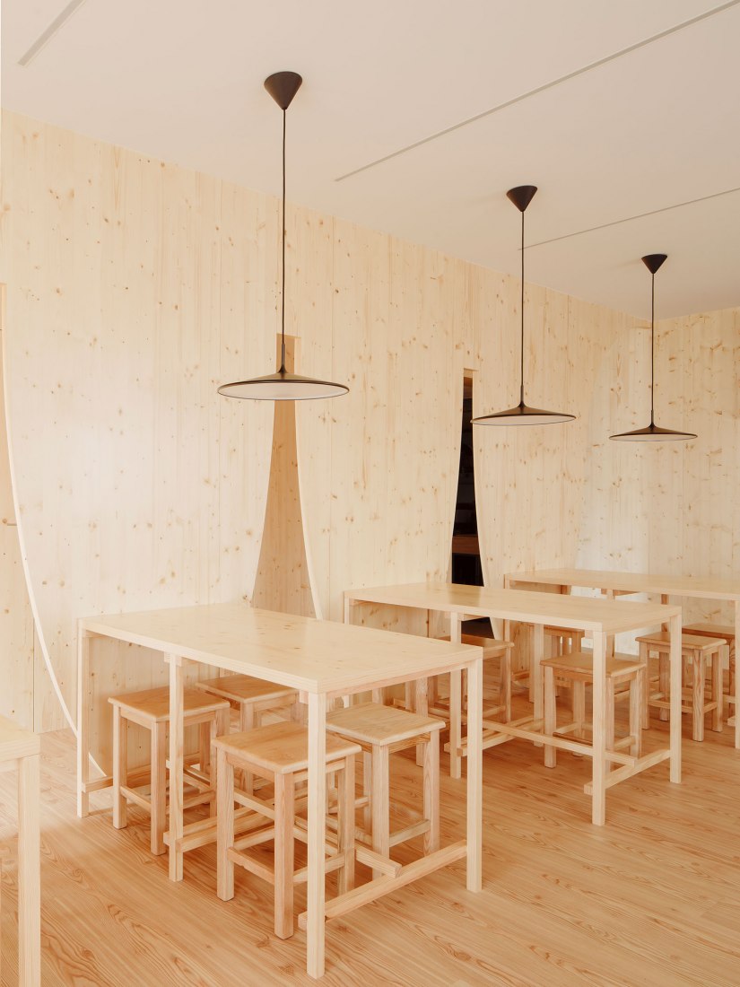 Tarouca Gastro Bar por Bruno Dias Arquitectura. Fotografía por Hugo Santos Silva.