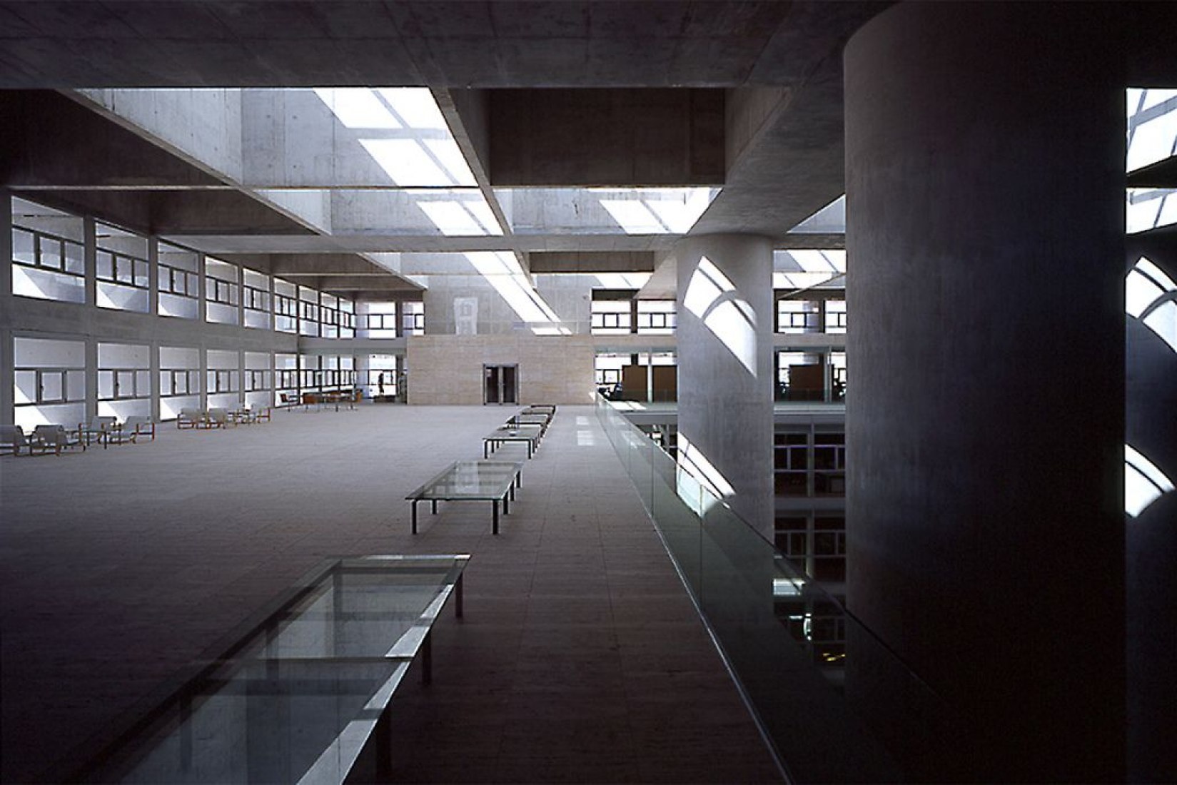 General Headquarters of Caja General de Ahorros Granada by Alberto Campo Baeza. Photograph by Hisao Suzuki