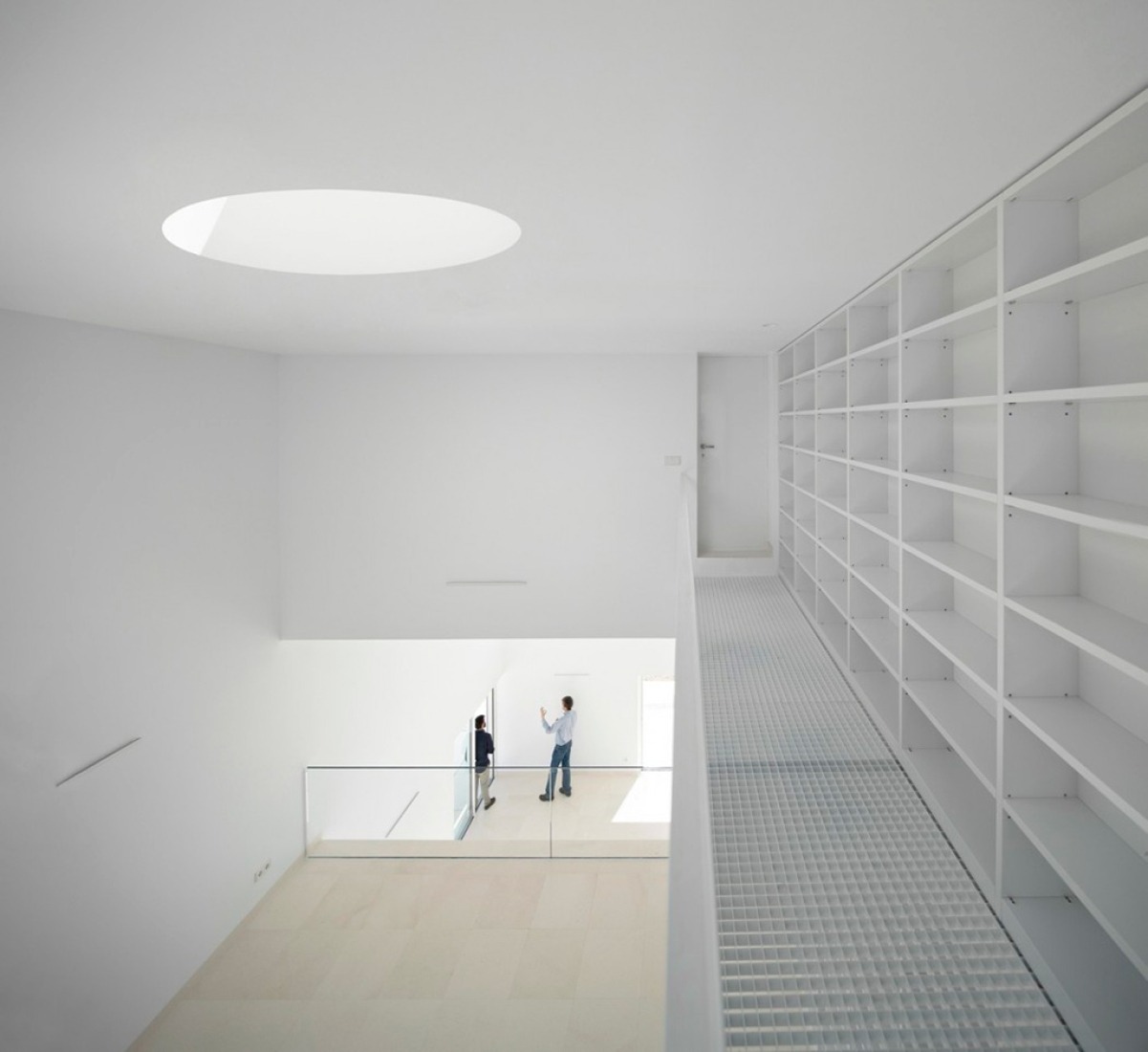 Biblioteca. Casa Cala por Alberto Campo Baeza. Fotografía @ Javier Callejas Sevilla.