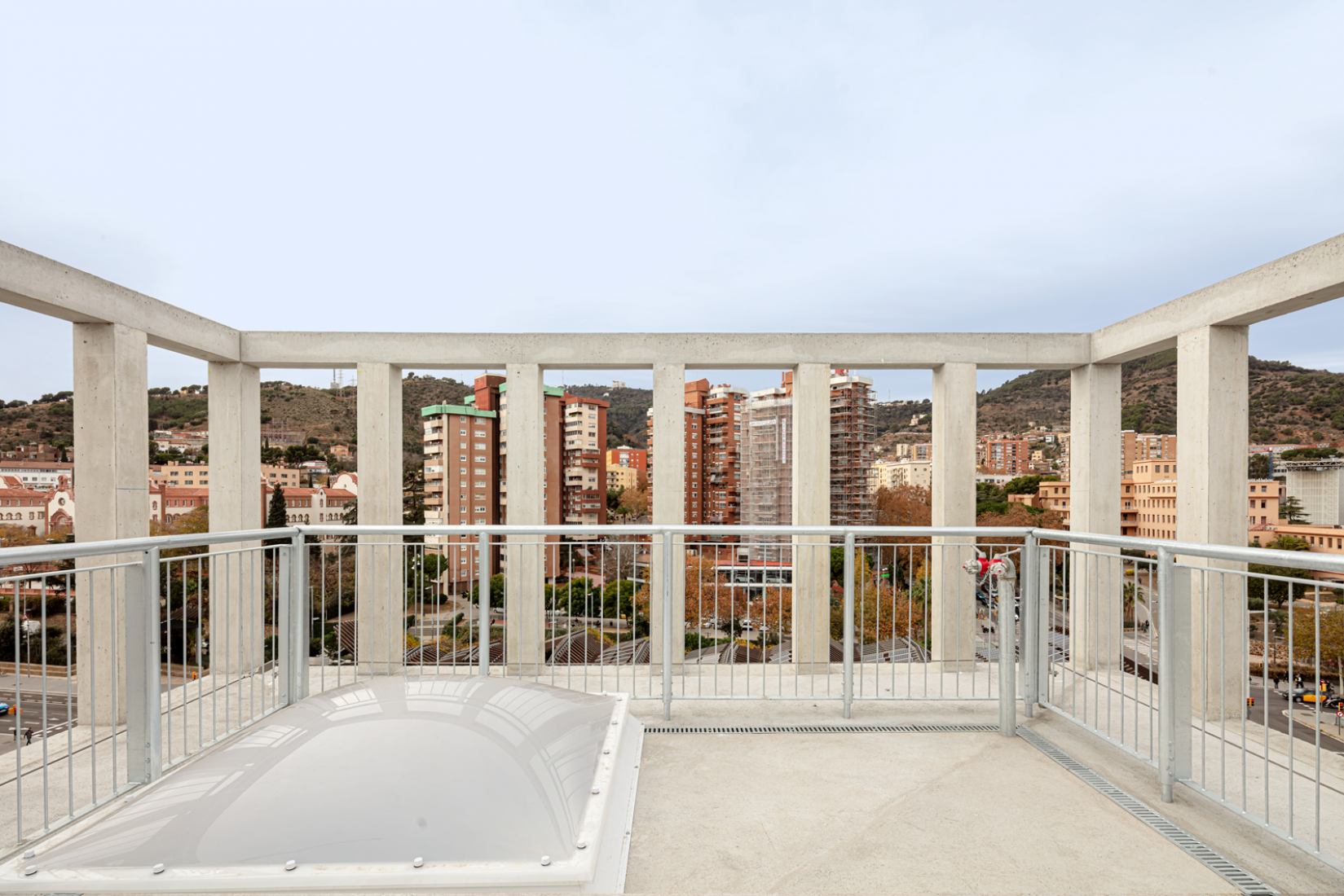 Firemen tower in Vall d’Hebron by Carles Enrich Studio. Photograph by Adrià Goula.