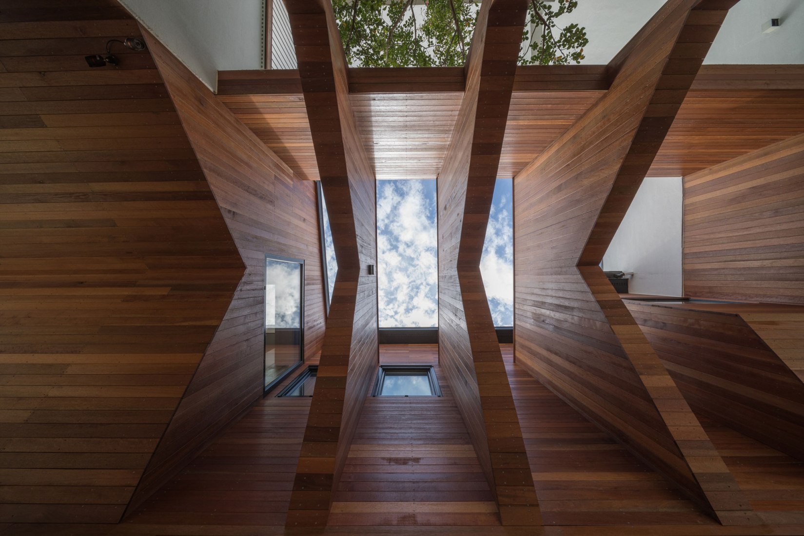 Hastial. Casa Manhwarican por Rieuldorang Atelier. Fotografía por Yoon Joonhwan Hastial. Casa Manhwarican por Rieuldorang Atelier. Fotografía por Yoon Joonhwan