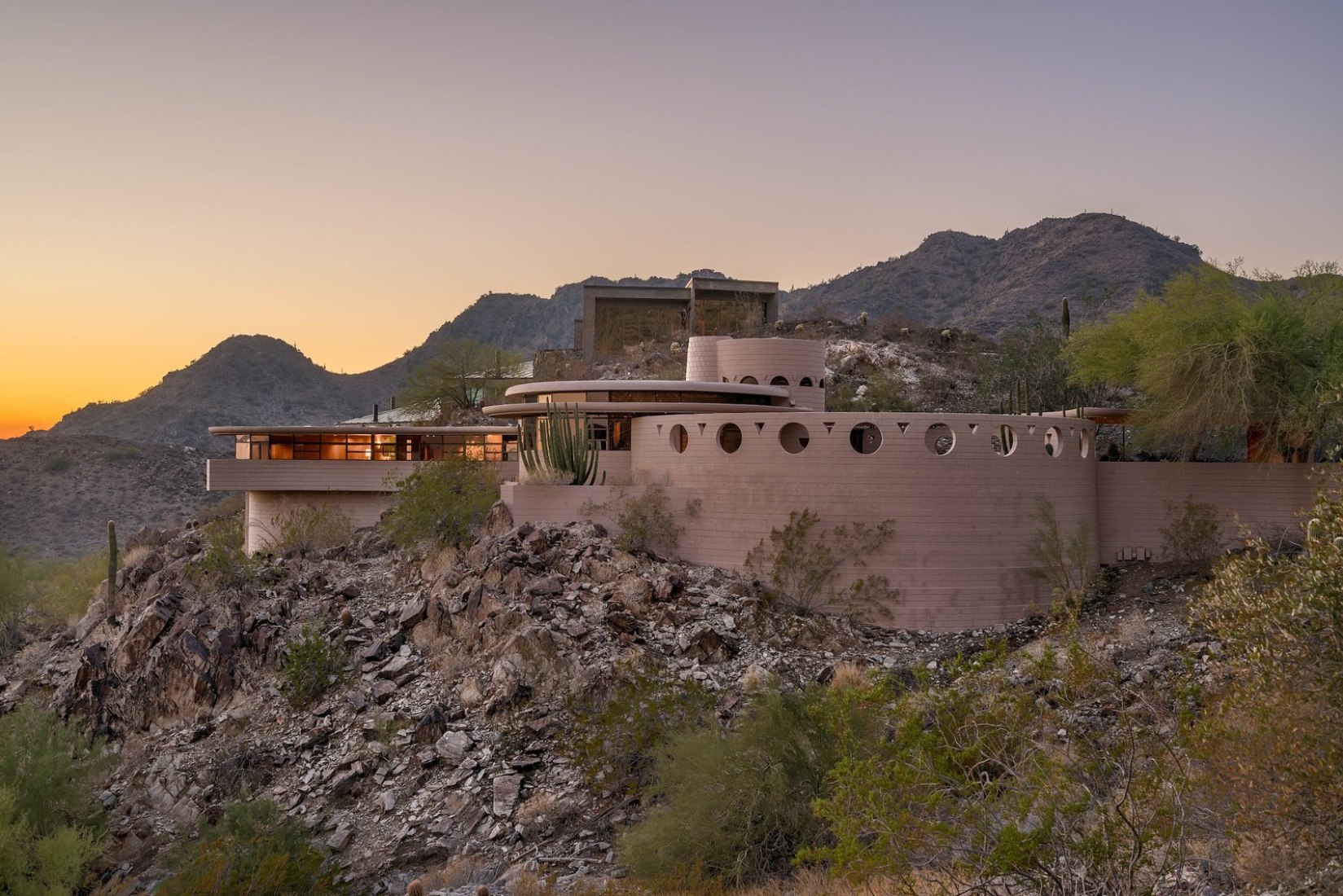 Sunset view. 'Norman Lyker Home' by Frank Lloyd Wright. Image courtesy of The Agency