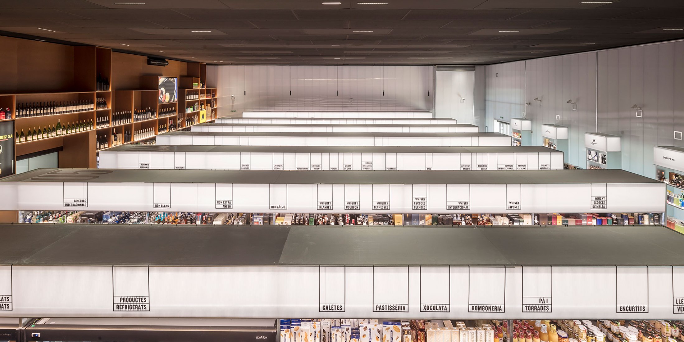 Jané Winestore by Chu Uroz & Carmelo Zappulla. Photograph by Adrià Goulà