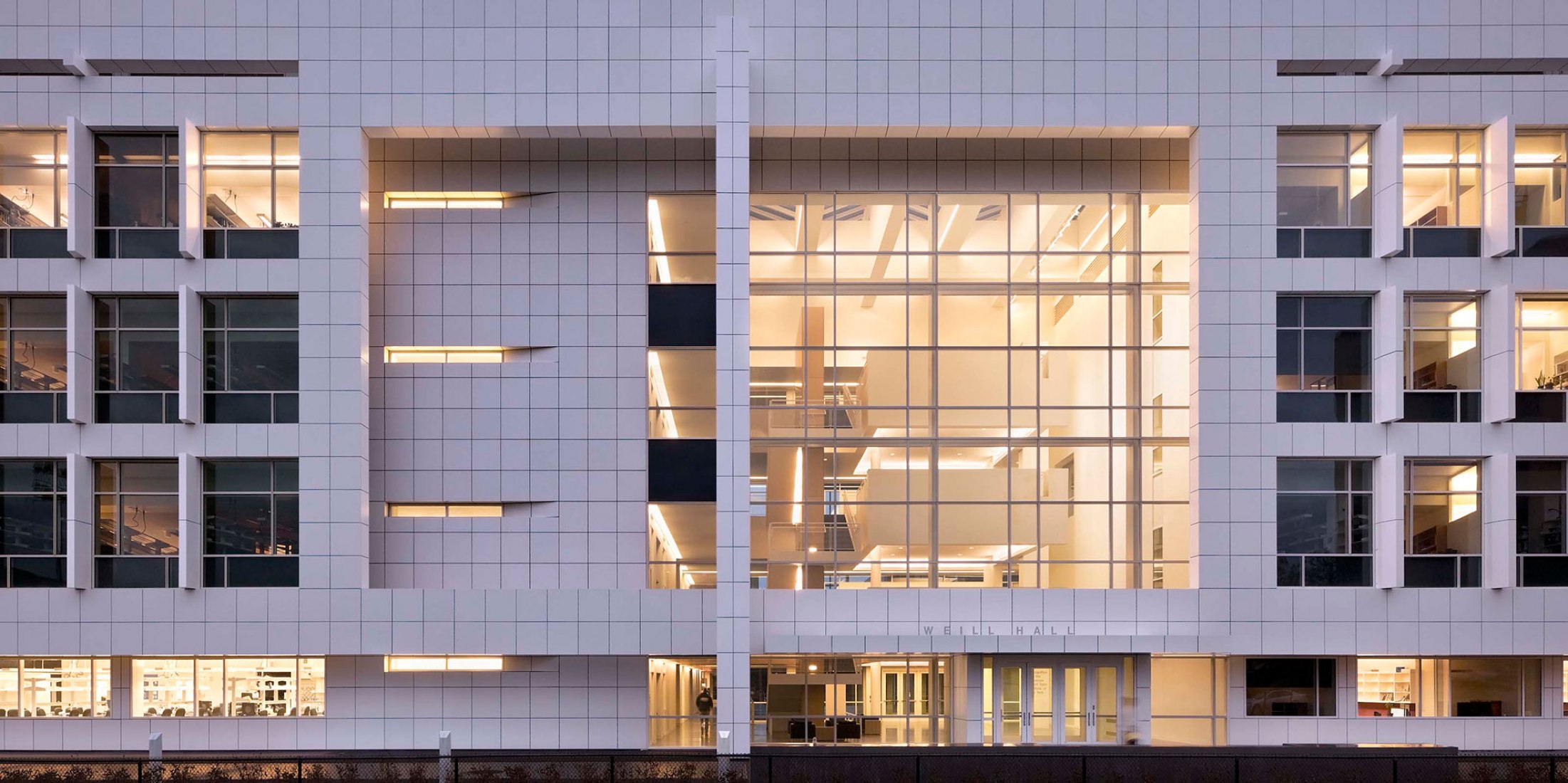 Cornell University Weill hall. Imagen de Scott Frances. Cortesía de Richard Meier Architects